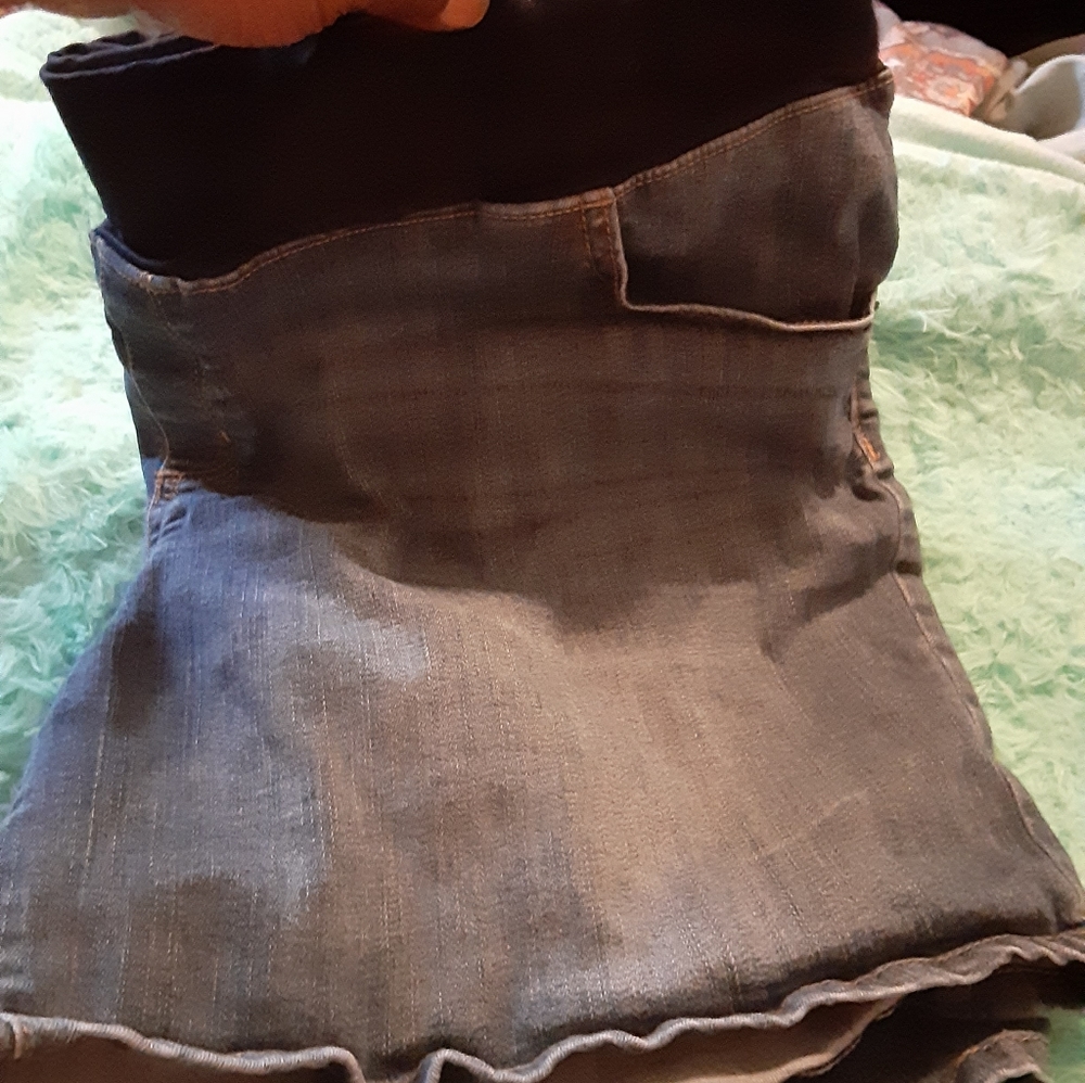 Liz Lange Maternity Shorts - Picture 2 of 4